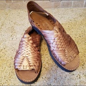 Leather Haurachees NWOT. 11W